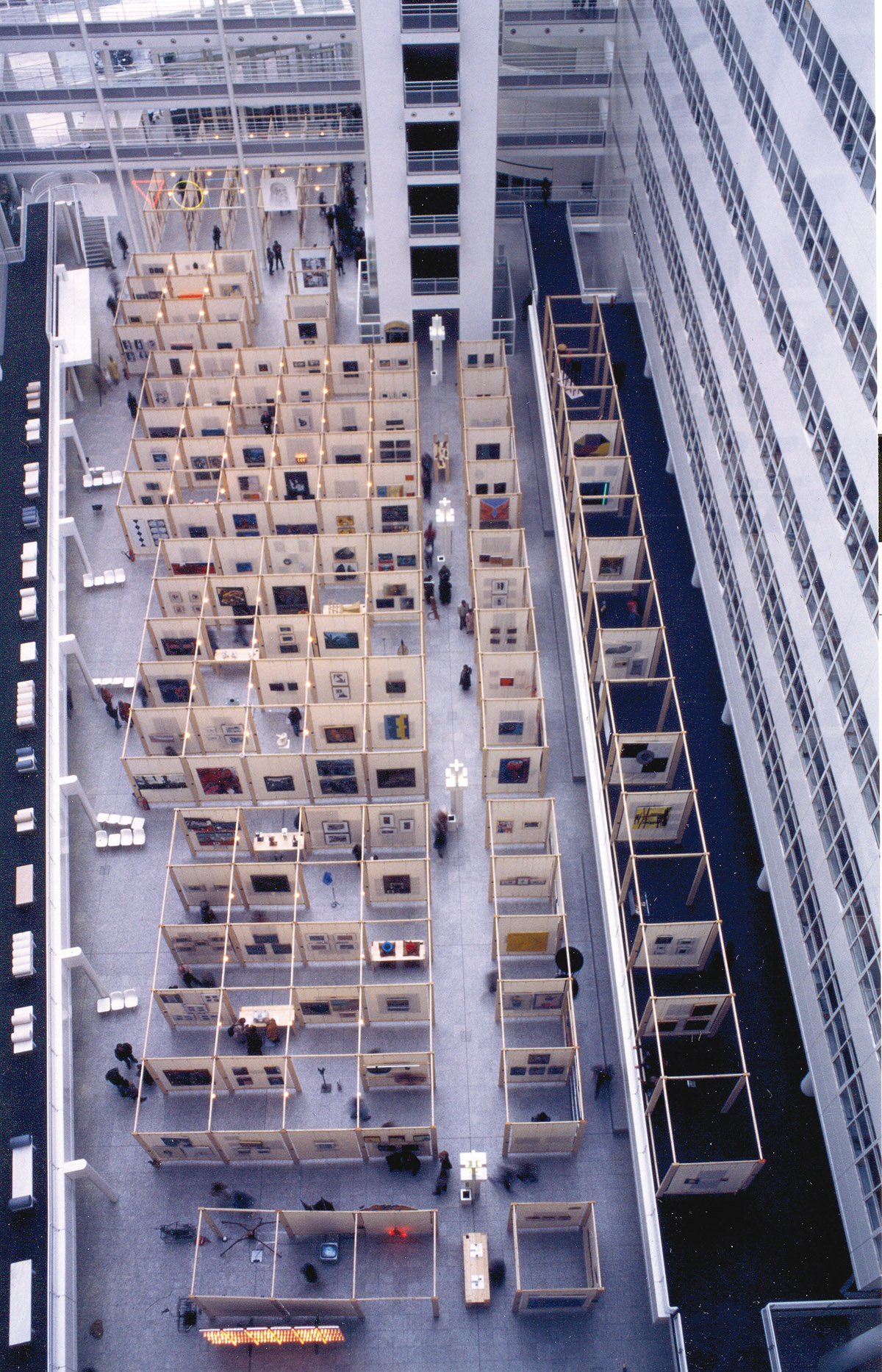 Haagse Salon in 1995, Eerste expositie Atrium met 500 Haagse kunstenaars