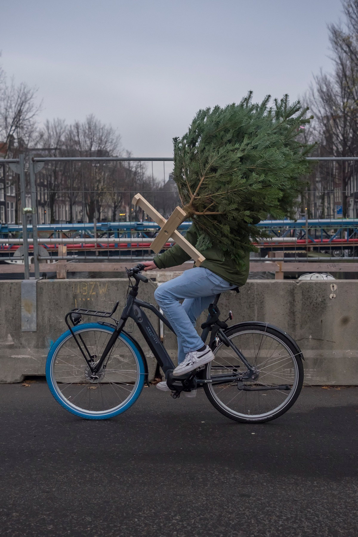 Julie Hrudov&aacute;, Chasing Amsterdam