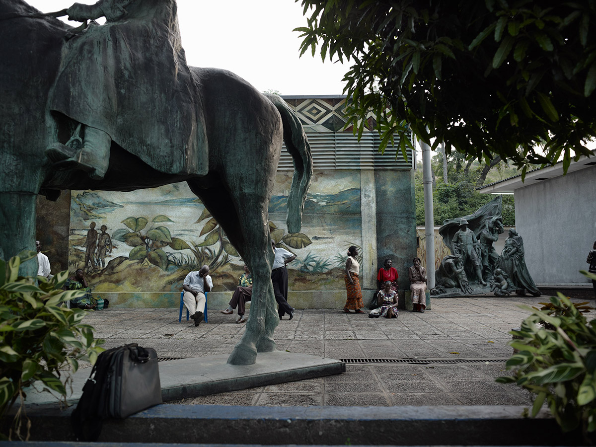 Carl De Keyzer, Standbeeld van Koning Leopold II, 2007, Congo