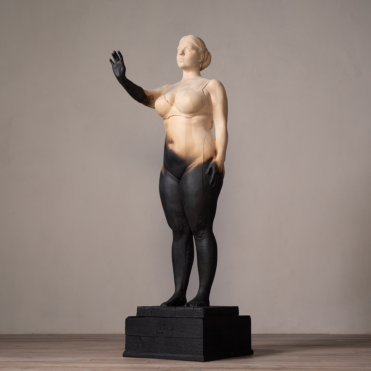 Erwin Olaf, K&ouml;ln, Eine Arml&auml;nge Abstand, 2016-2019, sculptuur, Estate Erwin Olaf, courtesy Galerie Ron Mandos Amsterdam