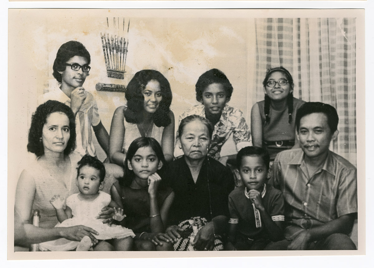 Drie generaties familie Madimin-Dipper circa 1971 Particuliere collectie