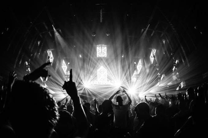 Let’s Party is een ontdekkingstocht naar feesten anno nu.