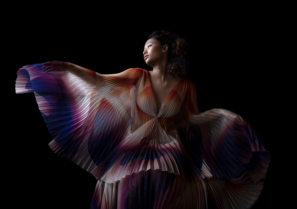 Carla van de Puttelaar, Synergia, kledingontwerpen van Iris van Herpen