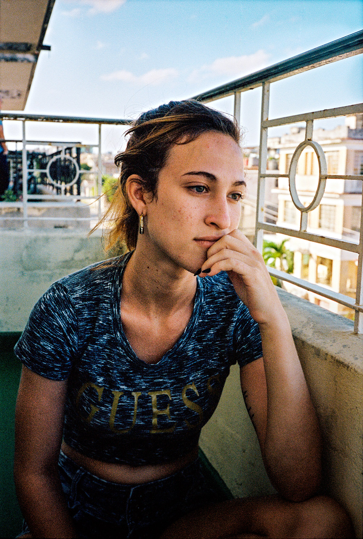 Vincent Delbrouck, Carla on the balcony from the series La Vibora - Champ&uacute; (Cuba, 2020)