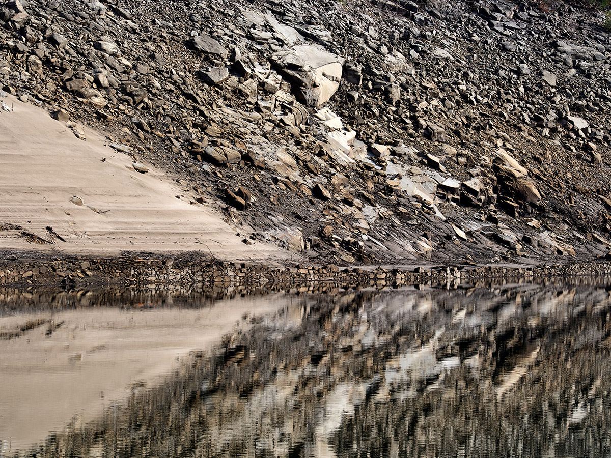 Hans Wilschut, Waterway, 2023, Atlantis of Galicia, archival print op dibond/white/museum glas