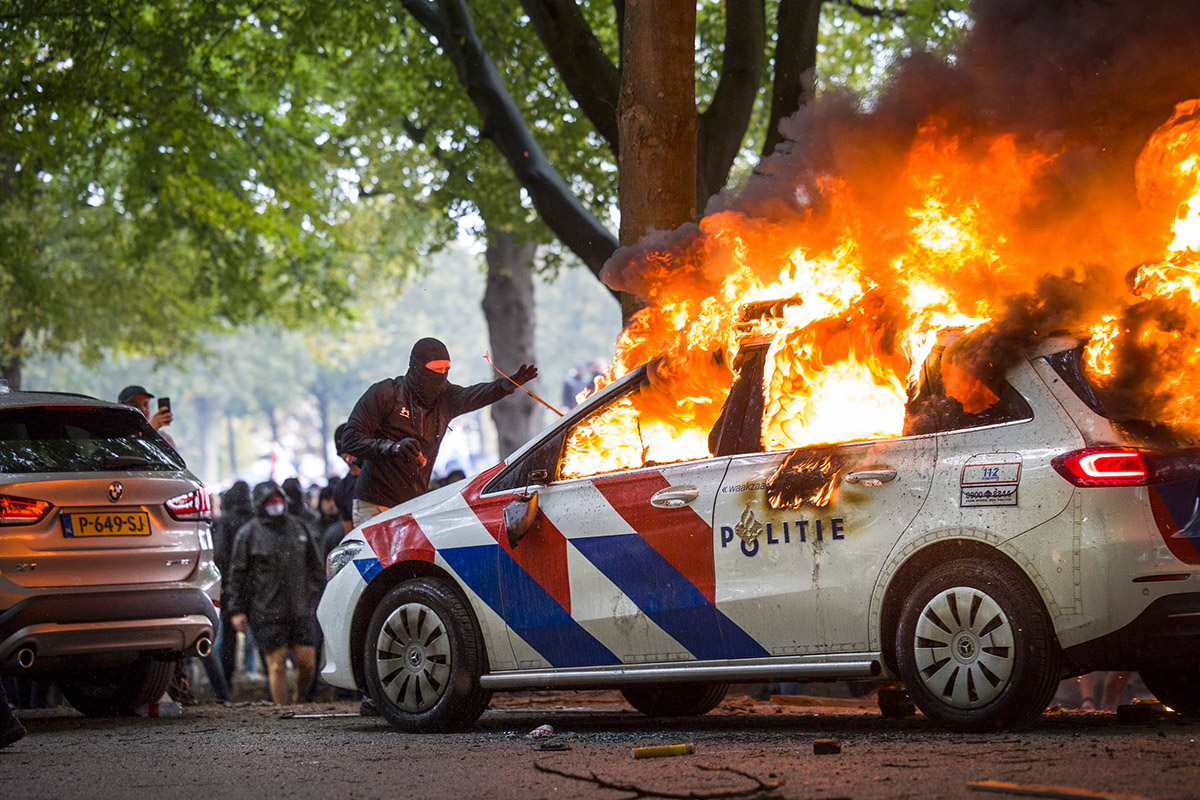 Winnaar Zilveren Camera 2025: Arie Kievit - Rellen extreemrechts bij een demonstratie voor een strenger asielbeleid (foto uit serie)